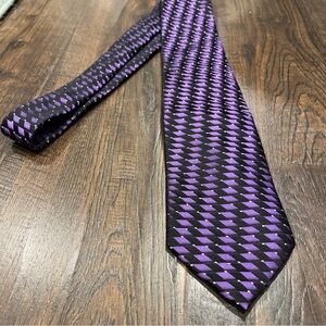 Pronto Vomo® men’s tie in a vibrant purple